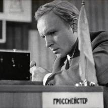 Андрей Мягков на съемках фильма "Гроссмейстер"