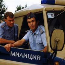 Владислав Галкин и Сергей Гармаш в фильме "Ворошиловский стрелок" (© фото: profitkino.ru)