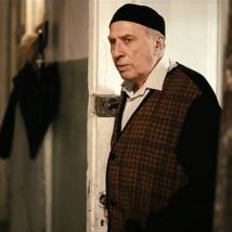 Сергей Юрский в фильме "Полторы комнаты, или Сентиментальное путешествие на родину"