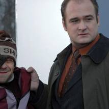 Павел Деревянко и Иван Рыжиков на съемках фильма "Беглянки"