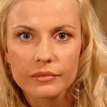 Агнесса Зелтыня на съемках сериала "Богатая и любимая"