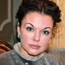 Ксения Хаирова на съемках фильма "Институт благородных девиц"