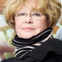 Марина Неелова на озвучании фильма "Алиса в стране чудес"