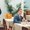 Артем Быстров на съемках сериала "ОптиМисты"
